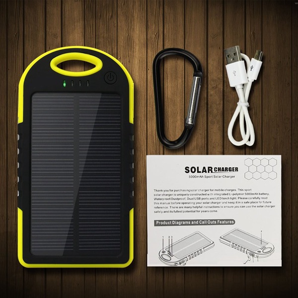 Портативный внешний аккумулятор на солнечных батареях Power Bank Solar Charger 5000 mAh.